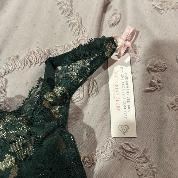Brand New Emerald Victorias Secret Bra - Picture 2 of 7
